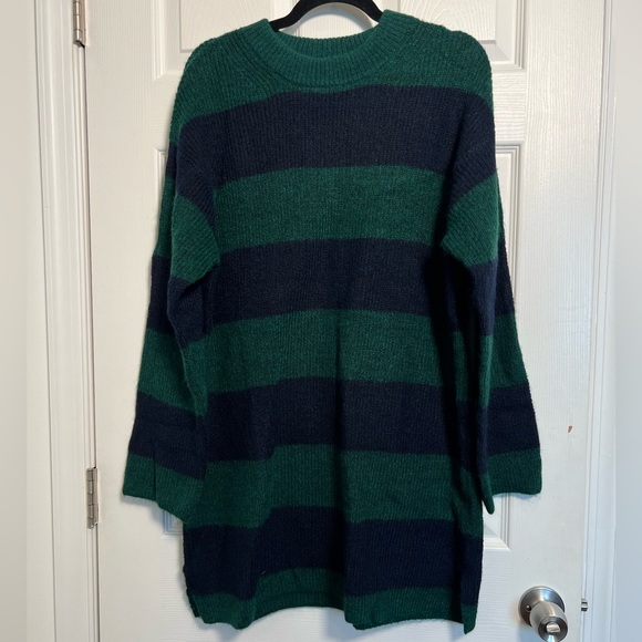 H&M Dresses & Skirts - NWT H&M Oversized Knit Dress - Women’s